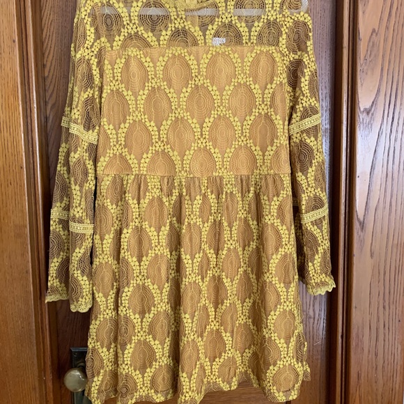 Xhilaration Dresses & Skirts - Xhilaration yellow bell sleeve dress, size L